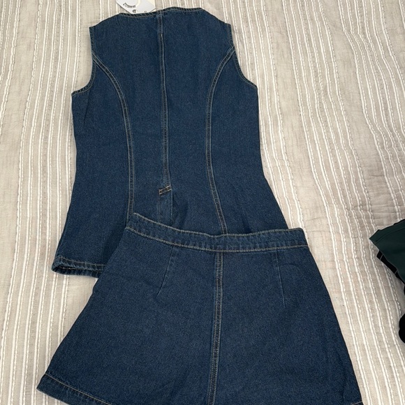 XS Commense Denim Peplum Vest and Shorts Set - Picture 4 of 4